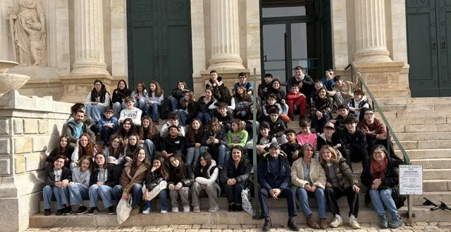 photo  les collégiens de châteaucoin et ceux du collège de parme (italie).  &copy;  co 