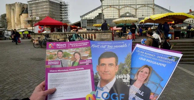 photo  les candidats aux élections municipales 2026 à niort : sébastien mathieu et julie siaudeau pour la gauche, jérôme baloge au centre et céline bonnet-derisbourg pour le rassemblement national.  &copy;  co – marie delage 