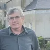 photo  fabrice brivain lors de l’annonce de sa candidature, en octobre 2025 à sablé. 