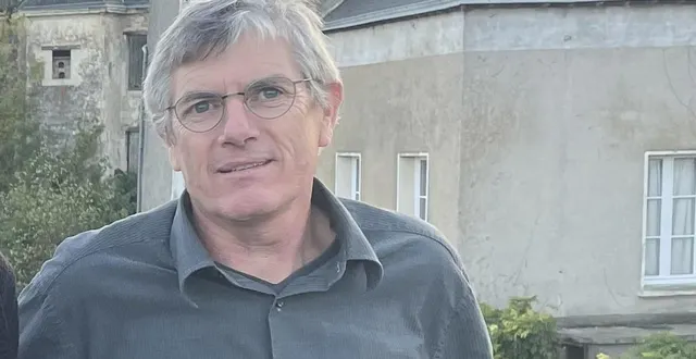 photo  fabrice brivain lors de l’annonce de sa candidature, en octobre 2025 à sablé.  &copy;  archives le maine libre 