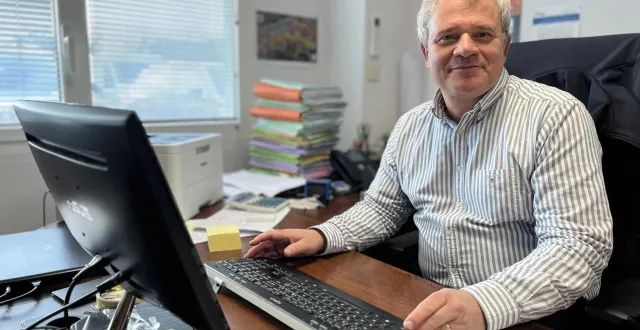 photo  michel barbé dirige l’entreprise barbé-devaux, spécialisée dans la pose de fibre optique et de systèmes de contrôle.  &copy;  ouest-france 