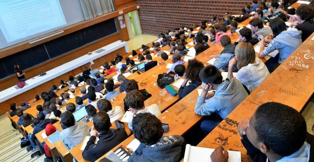 photo  ce mardi 10 mars 2026, le centre culturel athéna de la ferté-bernard accueille le concours « ma thèse en 180 secondes ».  &copy;  archives ouest france 