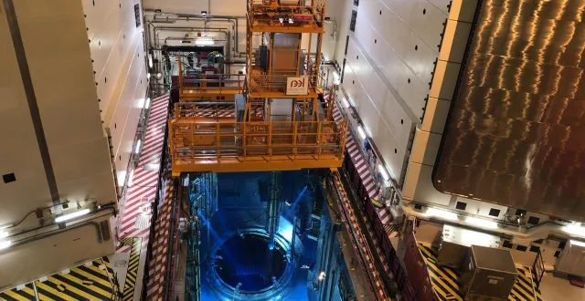 photo  pendant ce très long arrêt programmé pour 350 jours, le combustible nucléaire du cœur du réacteur va être intégralement changé.  &copy;  ouest france 