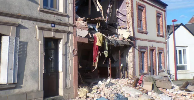 photo  une maison a explosé ce lundi 9 mars 2026, à gacé, dans l’orne. son habitant a été évacué en urgence absolue.  &copy;  ouest france 