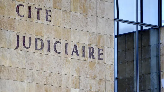 photo info il est en possession de 99 flacons de parfum de contrefaçon en Sarthe : six mois de prison 