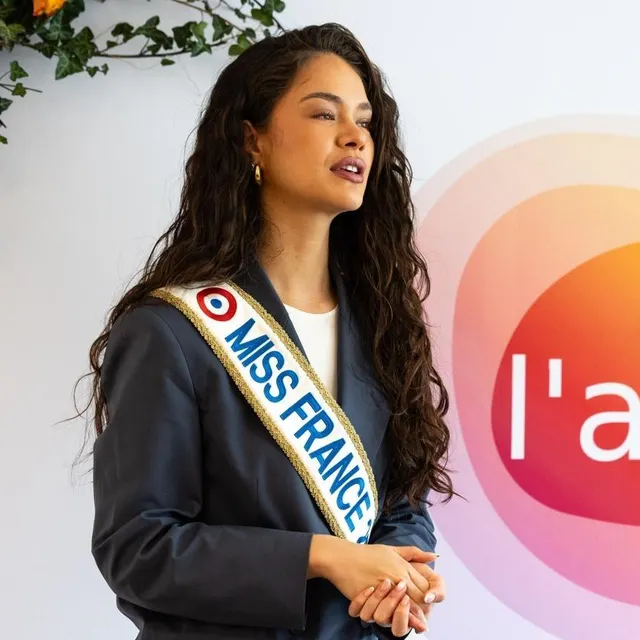 Hinaupoko Devèze était en dédicaces ce samedi à l’Atoll. CO-REGINE LEMARCHAND photo hinaupoko devèze était en dédicaces ce samedi à l’atoll. © co-regine lemarchand