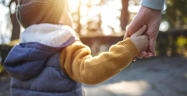 photo  une médecin anesthésiste et son mari ont adopté un petit garçon de 4 ans que la soignante avait accompagné pour son opération du cœur, aux états-unis. photo d’illustration.  &copy;  dragana991 / getty images/istockphoto 