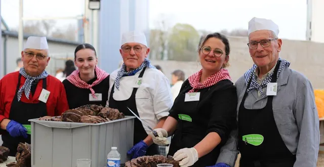 photo  les bénévoles s’activent pour que tout soit prêt à temps.  &copy;  ouest-france 
