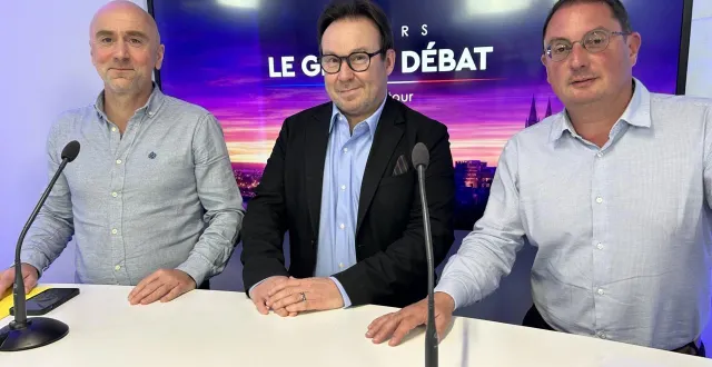 photo  frédéric barillé (le courrier de l’ouest), thierry lardeux (angers télé) et olivier pauly (ouest-france) animeront le débat ensemble.  &copy;  co 