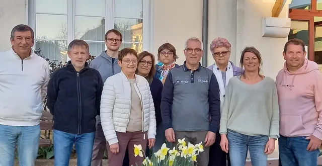 photo  annie jumert et son équipe pour la liste bien vivre à marolles  &copy;  . ouest-france 