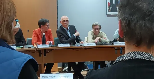 photo  un moment fort pour yves colliot dont la mission a été menée à son terme dans l’intérêt général des beaucouzéens.  &copy;  ouest-france 