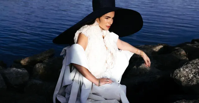 photo  avec « solaire », son nouveau chapitre musical sorti le 20 février 2026, yael naim explore de nouveaux territoires sonores.  &copy;  max vm 