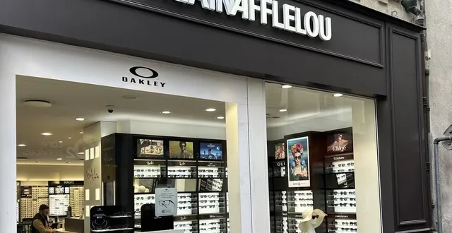 photo  alain afflelou accueille une salle de téléconsultation à la flèche depuis le 3 mars 2026.  &copy;  ouest france 