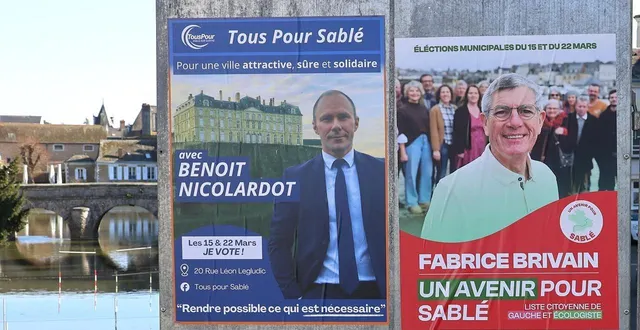 photo  les affiches des listes de benoît nicolardot et fabrice brivain pour les élections municipales à sablé.  &copy;  ouest-france 