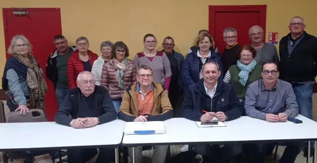 photo  le bureau et les membres du comité des fêtes fin prêts pour une nouvelle année d’animations, avec entre autres, le retour du comice agricole, le 27 juin.  &copy;  ouest-france 