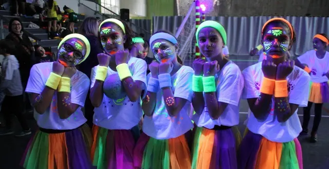 photo  voilà le genre de tenues parfaites pour parcourir les 5 ou 10 km de la fluorun organisée par des étudiants le 25 avril prochain au lac de maine.  &copy;  archives ml 