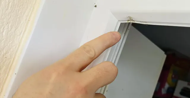 photo  le mode opératoire constaté au cours des derniers mois à fors (deux-sèvres) est souvent identique : les intrus utilisent un outil, comme un tournevis, pour forcer les portes ou fenêtres.  &copy;  co - jordan guerin-morin 