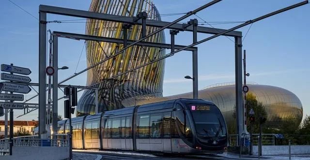 photo  à bordeaux, quai de bacalan, la ligne de tramway passe devant la cité du vin.  &copy;  j-f rollinger/only france via afp 