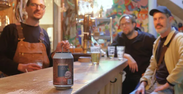 photo  maxime beuvier, brasseur chez septante deux, avec julien philippe et olivier montreuil, de l’association moth frequency. ils sont tous à l’origine de cette cuvée spéciale.  &copy;  ouest-france 