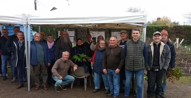 photo  les jardiniers du bourg joli, à corné, étaient réunis samedi dernier. 