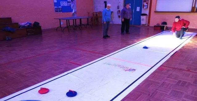 photo  les seniors découvrent de nouvelles activités lors du multisport à champ-sur-layon.  &copy;  co 