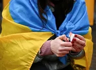 photo  rassemblement de réfugiés ukrainiens place royale à nantes, en 2023. 