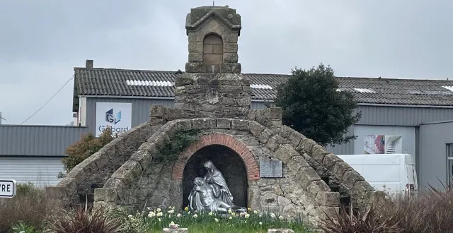 photo  courant 2026, le calvaire situé à la sortie de la commune, sur la rd 202, va retrouver sa croix.  &copy;  ouest-france 