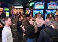 photo  saumur, le 9 mars 2026. les machines à sous du casino de saumur sont en train d’être installées. l’ouverture est prévue le 26 mars 2026. 