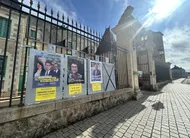 photo  une candidature de gauche, une à droite et, pour la première fois, une à l’extrême droite : ce dimanche 15 mars 2026, les électeurs de la flèche (sarthe) sont invités aux urnes pour un match à trois inédit. 