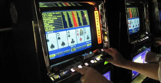 photo  le gérant du casino de saumur a attaqué en justice le projet de casino du lion-d’angers.  &copy;  archives ouest-france 