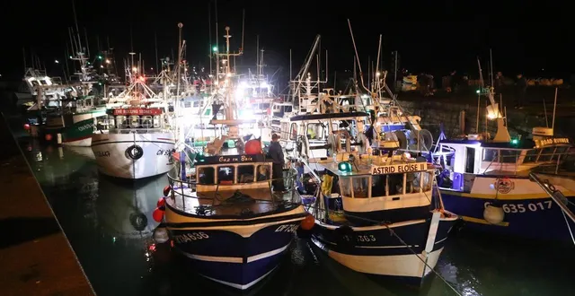photo  alors qu’il rentrait de sa journée de pêche et approchait du port de port-en-bessin-huppain (calvados), le p’tit vox a été victime d’un abordage, lundi 9 mars 2026. ses trois marins ont dû abandonner le navire, disparu sous l’eau en à peine un quart d’heure. photo d’illustration.  &copy;  archives ouest-france 