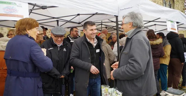 photo  la liste « agir avec vous pour champagné » a proposé des réunions thématiques et des rencontres de quartier.  &copy;  le maine libre 