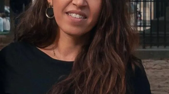 photo  la poétesse iranienne mahtab ghorbani viendra déclamer ses textes, lors du printemps des poètes, à angers (maine-et-loire).  &copy;  dr 