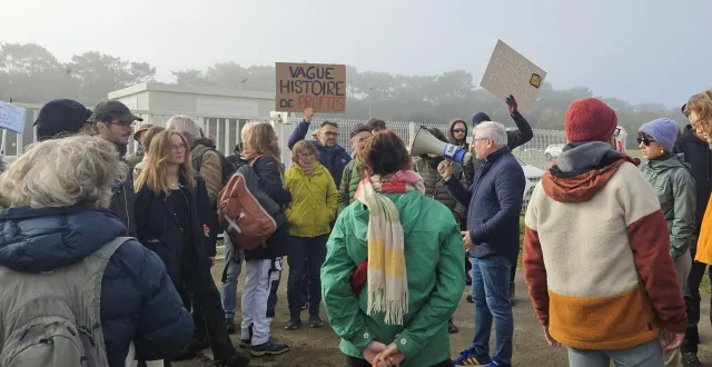 photo  après une action illégale menée à l’aquarium de talmont-saint-hilaire (vendée) le 9 novembre 2025, des manifestants, mais aussi des promeneurs et une journaliste ont été convoqués en gendarmerie.  &copy;  ouest-france 