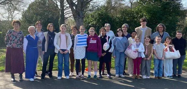 photo  stagiaires et encadrants des stages de couture.  &copy;  co 