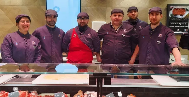 photo  une partie de l’équipe de bouchers du super u de beaucouzé avec le responsable, pierre chartier (à droite).  &copy;  co 