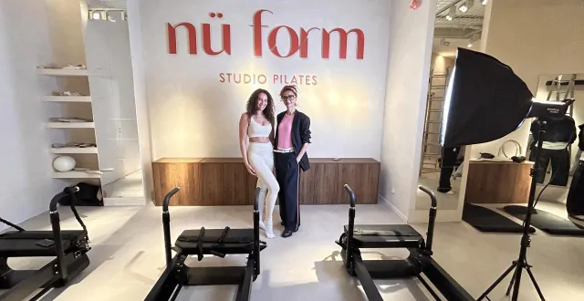 photo  le mans, mardi 10 mars 2026. séance photos avant l’ouverture du studio pilates nü form au mans : ici illana barry, égérie de la franchise, et anna elya, responsable du centre manceau.  &copy;  photo le maine libre 