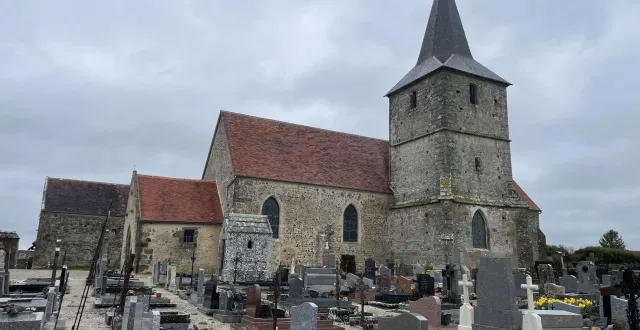 photo  l’église de joué-du-plain.  &copy;  ouest-france 