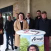 photo  isabelle cozic-guillaume était au marché d’arnage samedi matin avec ses colistiers pour présenter son programme. 