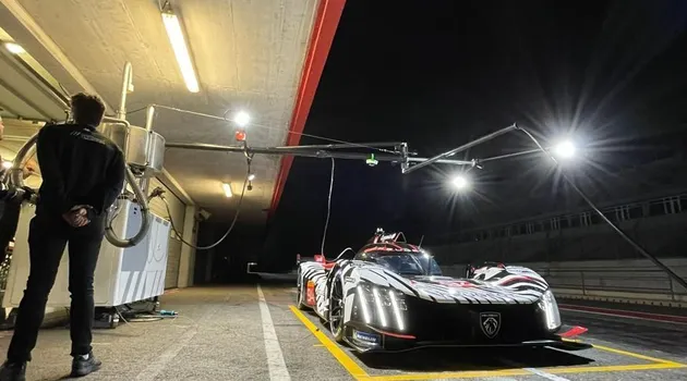 photo sport  entre découverte du pneu 2026 et rodage de l’équipe, peugeot poursuit sa préparation en endurance lors d’un test de 24 heures à portimão. emmanuel esnault, nouveau team principal, détaille les objectifs de cette séance. 