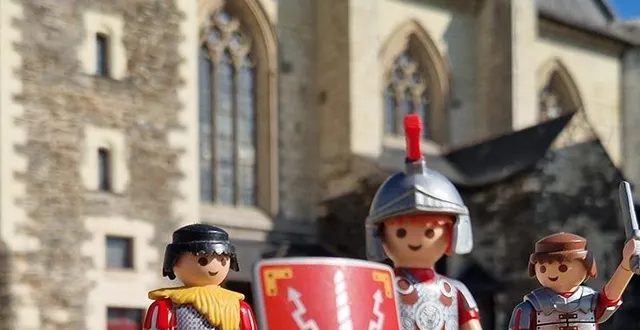 photo  au château d’angers, une maquette 100 playmobil qui reconstitue le passé de la ville à l’époque des romains est à découvrir.  &copy;  emma fonteneau / domaine national du château d’angers 