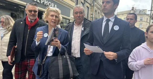 photo  gabriel attal à alençon (orne), accompagné de patricia chapelotte et olivier toussaint.  &copy;  ouest france 