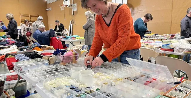 photo  les stands sont toujours pris d’assaut, comme lors de la deuxième édition des puces des couturières.  &copy;  archives ouest-france 