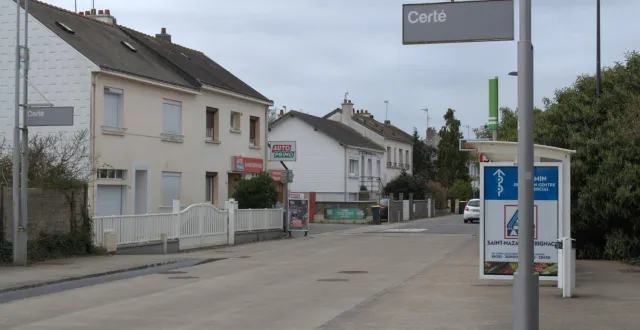 photo  l’arrêt de bus certé, à trignac (loire-atlantique), le 12 mars 2026.  &copy;  ouest-france 