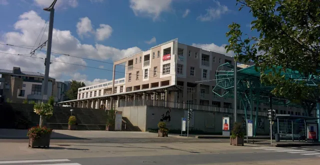 photo  le cnam, esplanade rabelais, à hérouville-saint-clair, près de caen (calvados).  &copy;  archives ouest-france 