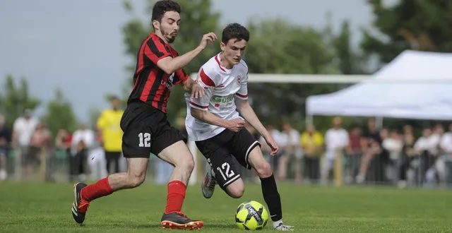 photo  la finale de coupe saboureau, qui avait eu lieu le 1er juin en 2025 entre le scal mc et l’es louzy, est programmée au 14 juin en 2026.  &copy;  co - christophe bernard 