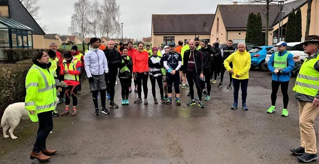 photo  les foulées de mieuxcé sont l’occasion de se retrouver en famille, entre amis, pour parcourir la commune, à son rythme.  &copy;  ouest-france 