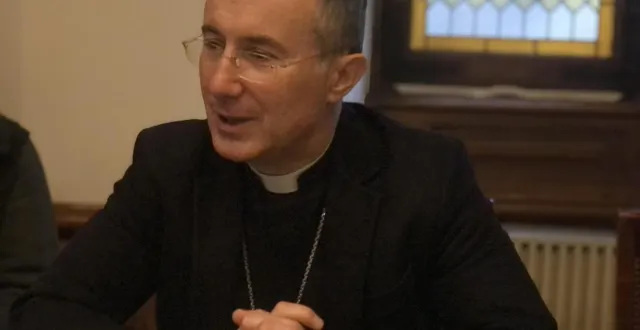 photo  mgr vuillemin livre sa réflexion avant les élections municipales des 15 et 22 mars 2026.  &copy;  archives le maine libre 