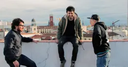 actu cin&eacute;ma  le réalisateur rodrigo sorogoyen (au centre), ici lors du tournage, en 2013, de son premier film, « stokholm », est l’invité d’honneur du festival du cinéma espagnol de nantes. 