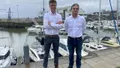 photo  deux des trois associés de gyt : ulysse harin et ronan guérin devant le chantier naval du croisic (loire-atlantique). 
